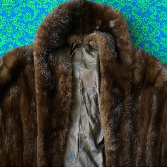 50’s Mahogany Dark Brown Mink Stole | Short Collar & Brown Silk Lining - Picture 5 of 11